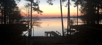 Cypress Bay Cove Lake / Log House