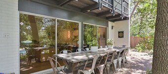 Reunion House: 6BR/4.5BA midcentury modern gem, 12 minutes from Kyle Field