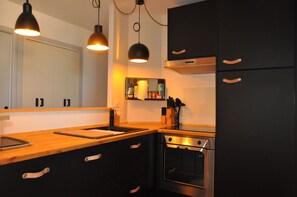 KylskÄp, mikrovÄgsugn, ugn och spishÀll