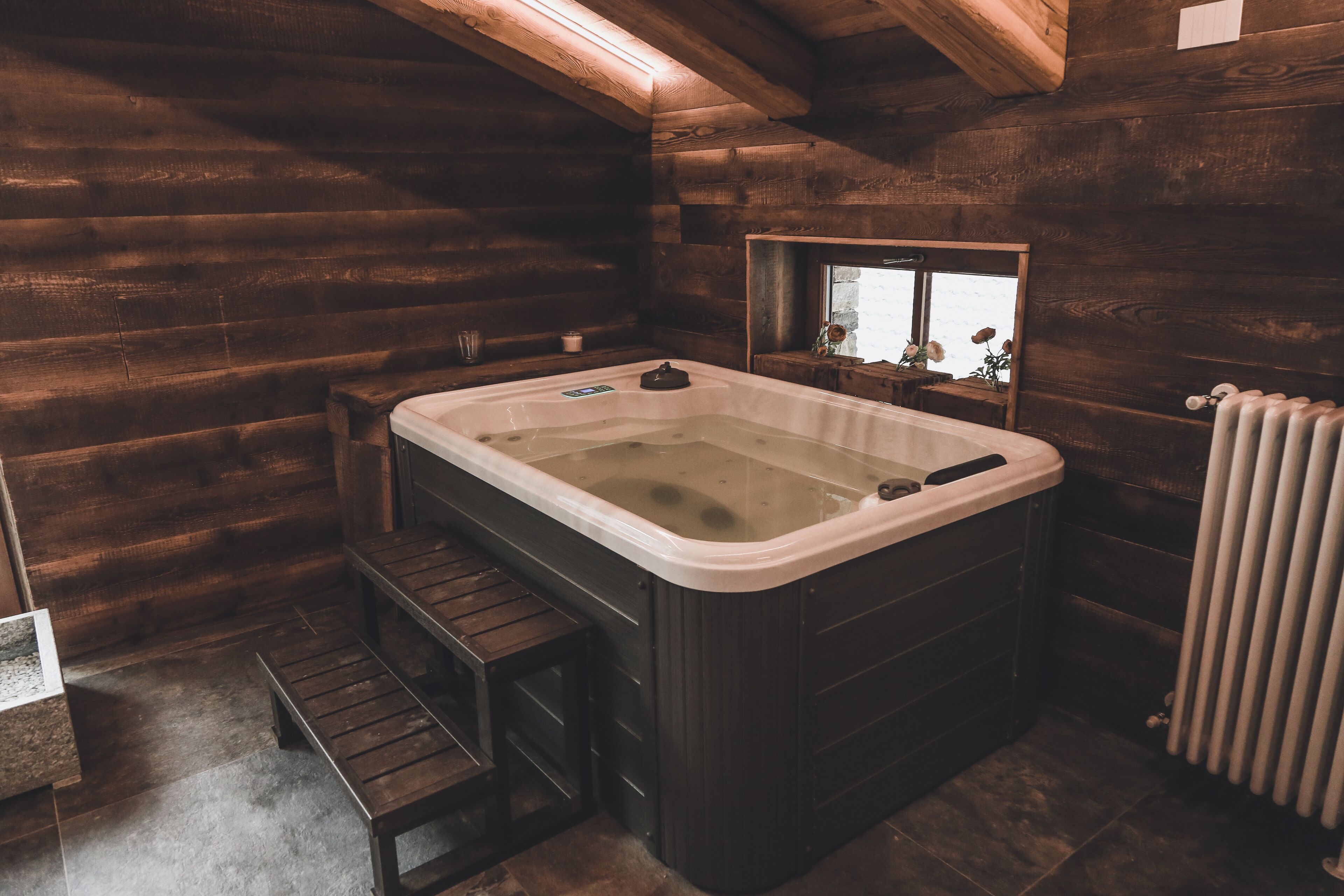 Douche, bidet, serviettes fournies