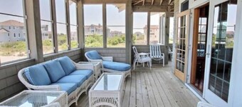 Experience the magic of Corolla - Steps to Beach Ocean Views 6 bedrooms Extras