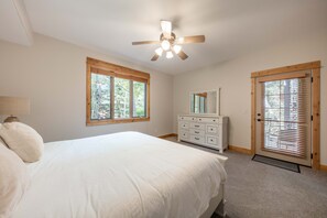 4 Schlafzimmer, Reisekinderbett, kostenloses WLAN, Bettwäsche