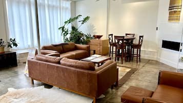 Smart TV, fireplace, DVD player