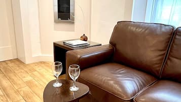 Smart TV, fireplace, DVD player