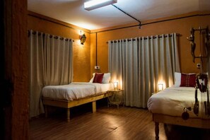Standard Double Room - Wanderthirst Hostel (Kathmandu)