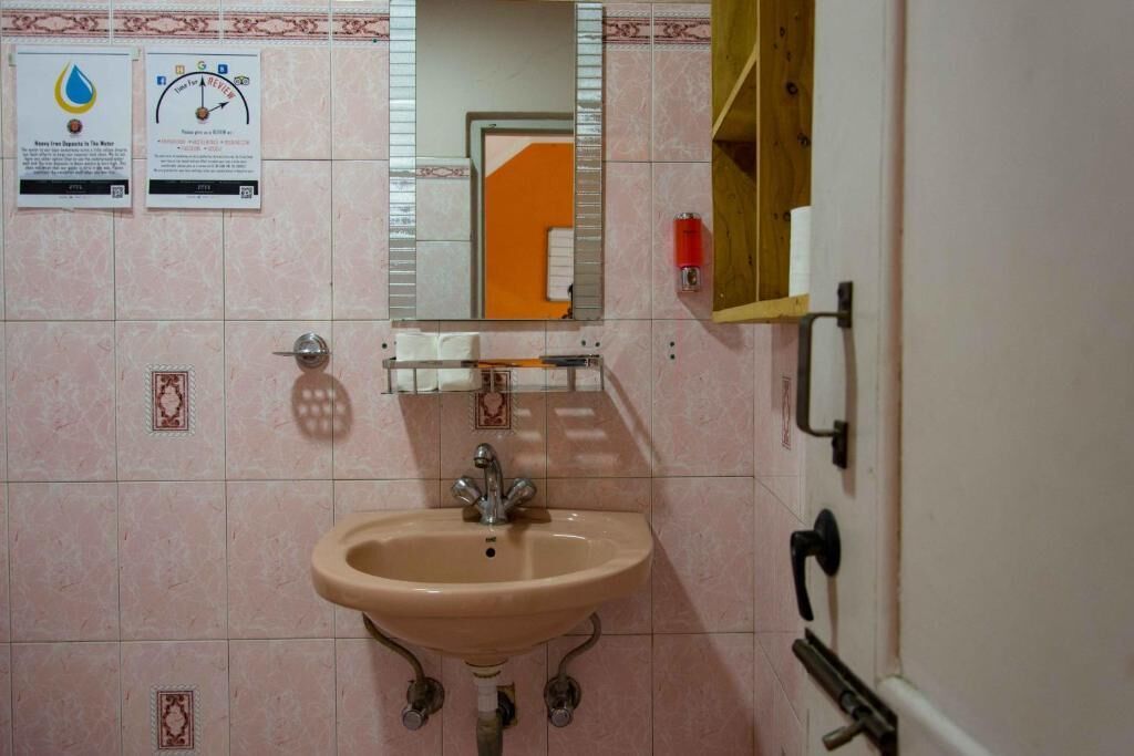 Basic Shared Dormitory | Bathroom