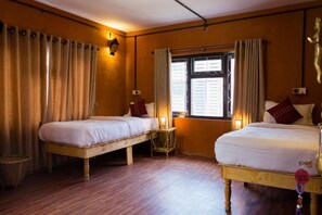 Standard Double Room | Tempur-Pedic beds, free WiFi, bed sheets - Wanderthirst Hostel (Kathmandu)