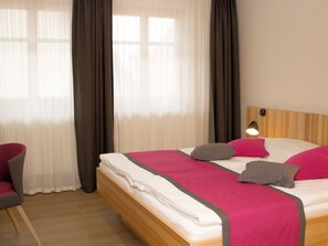 1 bedroom, WiFi, bed sheets - Double room small (without balcony) - Brewery-Gasthof Pfister (Eggolsheim)