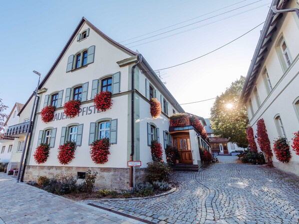 Exterior - Double room small (without balcony) - Brewery-Gasthof Pfister (Eggolsheim)