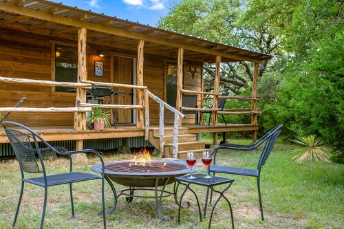 Bunkin Inn | 1/1 Cabin | King Bed | Close to Town
