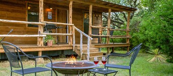 Bunkin Inn | 1/1 Cabin | King Bed | Close to Town