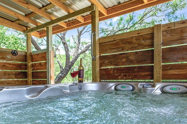 Property grounds - Whitetail Oaks Texas Star Cabin | Hill Country Views | Whirlpool Tub | Fire pit | NO PETS (Fredericksburg)