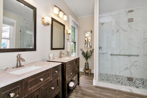 Dutxa, assecador de cabells i tovalloles 