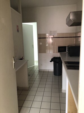 Microwave, oven, coffee/tea maker