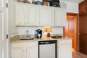 Interior - Bella Manor Carriage Suite | King Bed | Walk to Main | Street Parking Only (Fredericksburg)