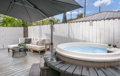 Speakeasy Cottage #1 | Hot Tub | 1/2 Block from Downtown | Full Kitchen + more!