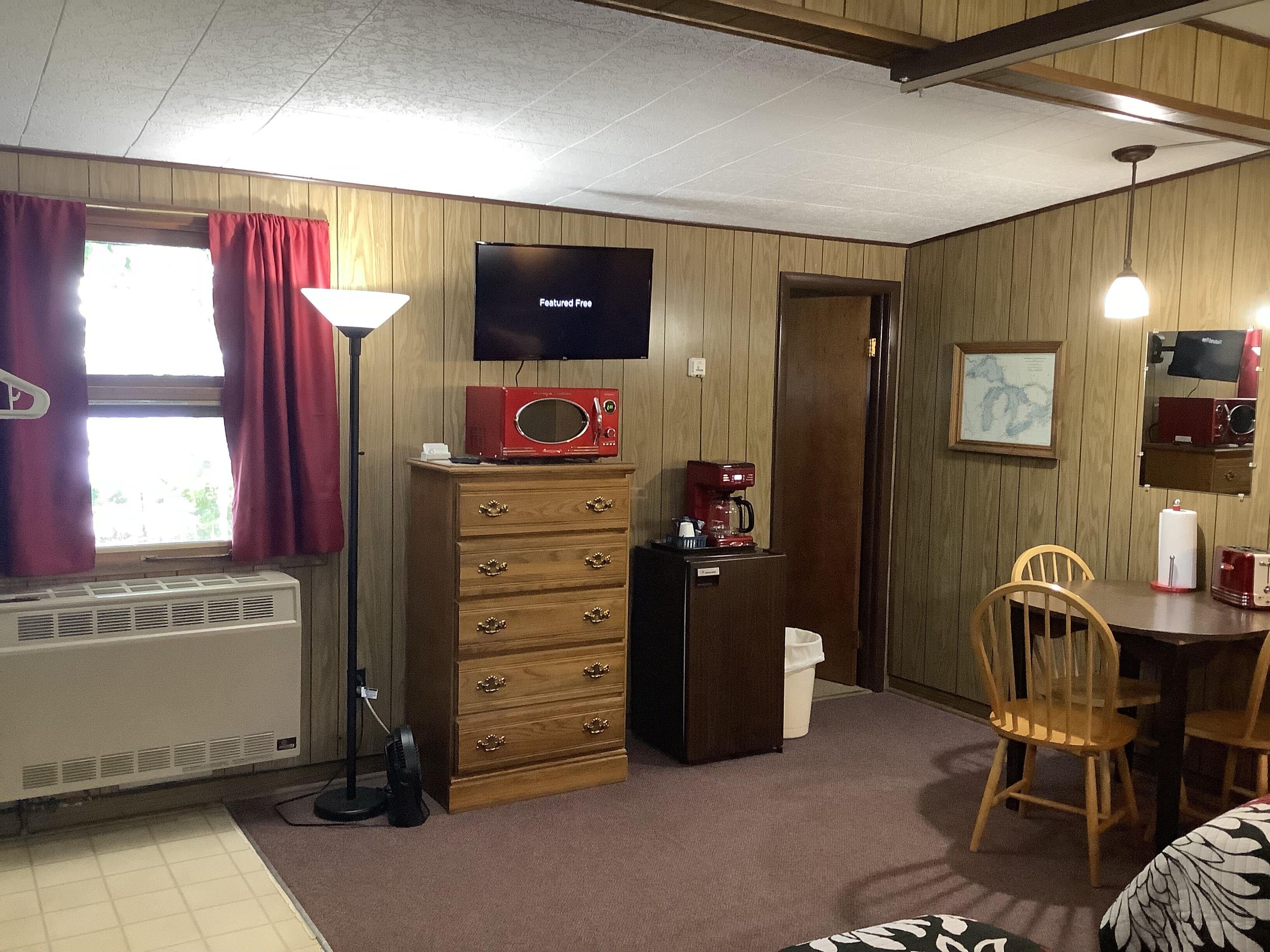 8 Best PetFriendly Cabins Near Tahquamenon Falls, Michigan Updated