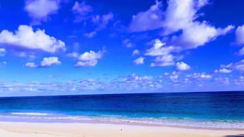 Espreguiçadeiras, toalhas de praia