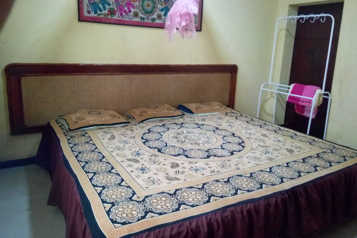 Camas con pillow-top y espacio para trabajar con laptop