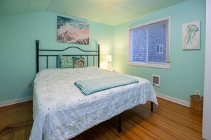 2 soverom, strykejern/-brett, reiseseng for barn og wi-fi