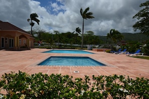Outdoor pool - The Monet Place (Ocho Rios)