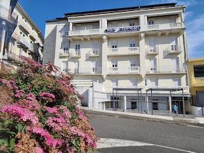Front of property - Hôtel Marquette (Lourdes)