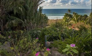 Beach nearby, sun loungers, beach towels