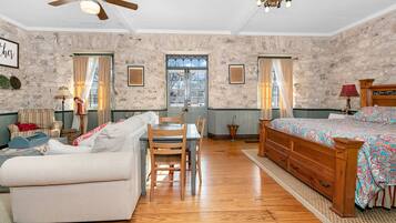 1 soverom, strykejern/-brett, wi-fi (inkludert) og sengetøy