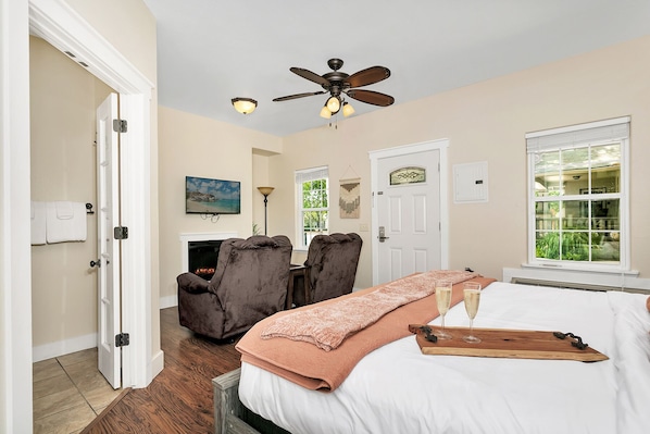 Bügeleisen/Bügelbrett, kostenloses WLAN, Bettwäsche