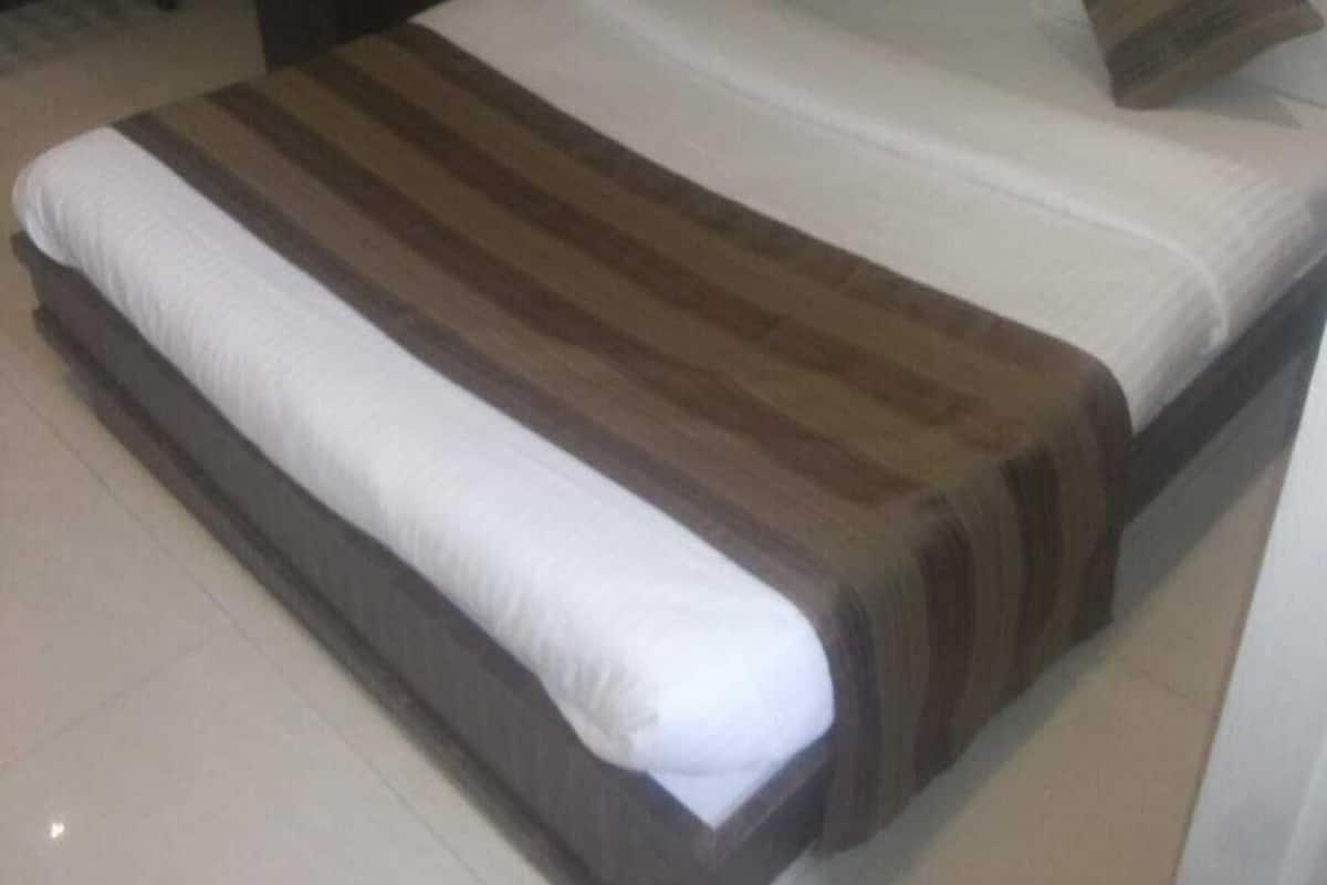 Cofres nos quartos, escrivaninha, Wi-Fi de cortesia