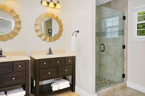 Doccia, asciugacapelli, asciugamani