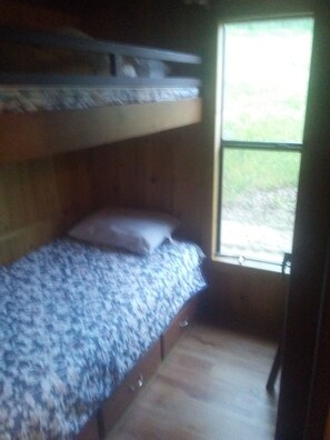 2 Schlafzimmer, Bügeleisen/Bügelbrett, Bettwäsche