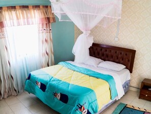 3 chambres, fer et planche à repasser, Wi-Fi, draps fournis