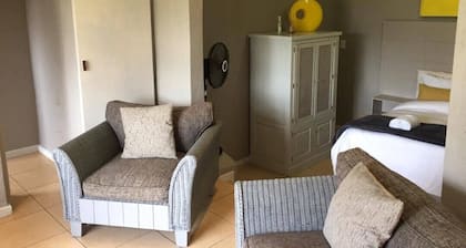 ★Cosy Fully Equipped Apartment★OR TAMBO Int★