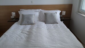 Departamento (2+2) | Ropa de cama de alta calidad y caja de seguridad en la habitación