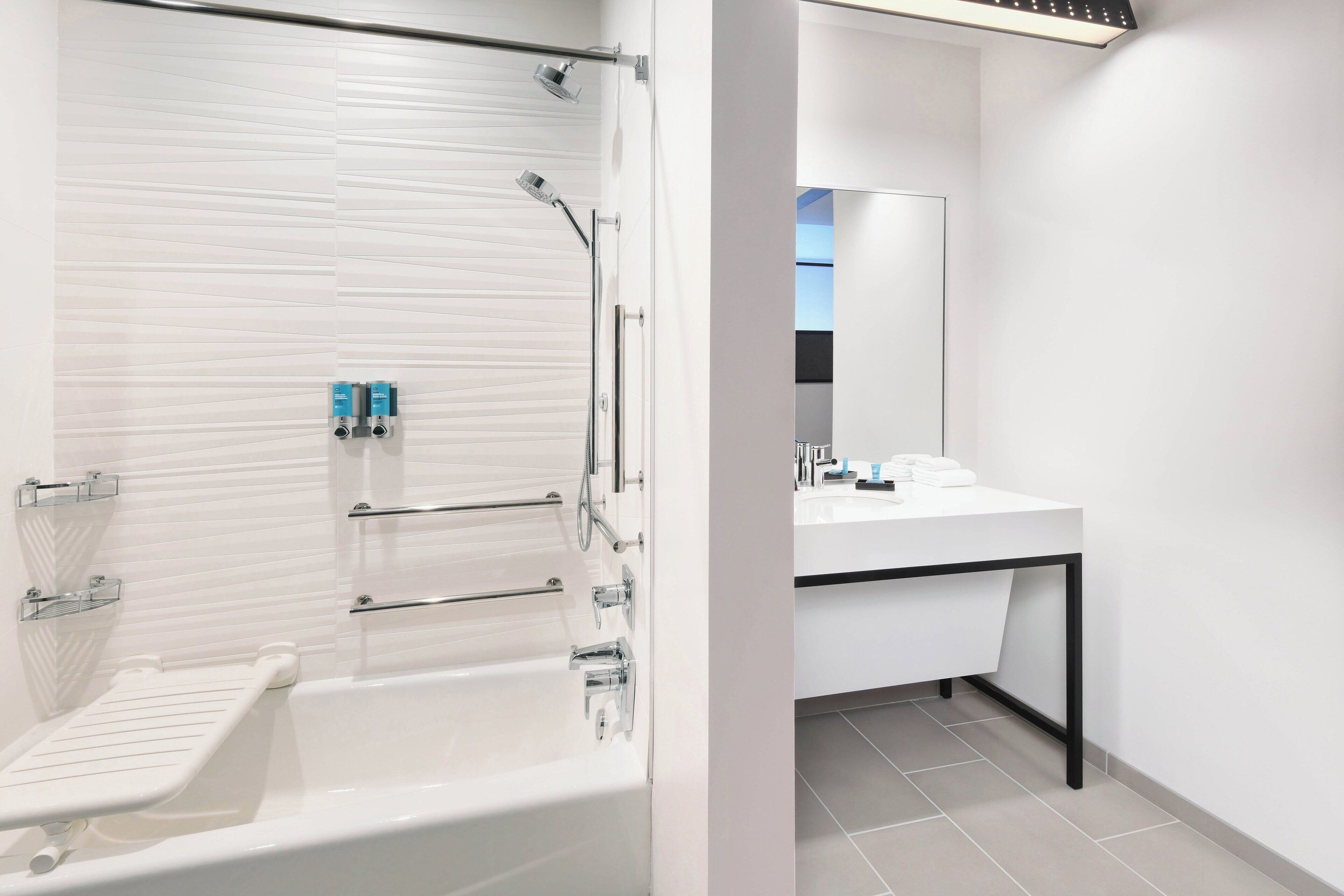 free toiletries, towels