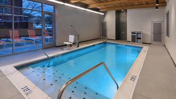 Indendørs pool