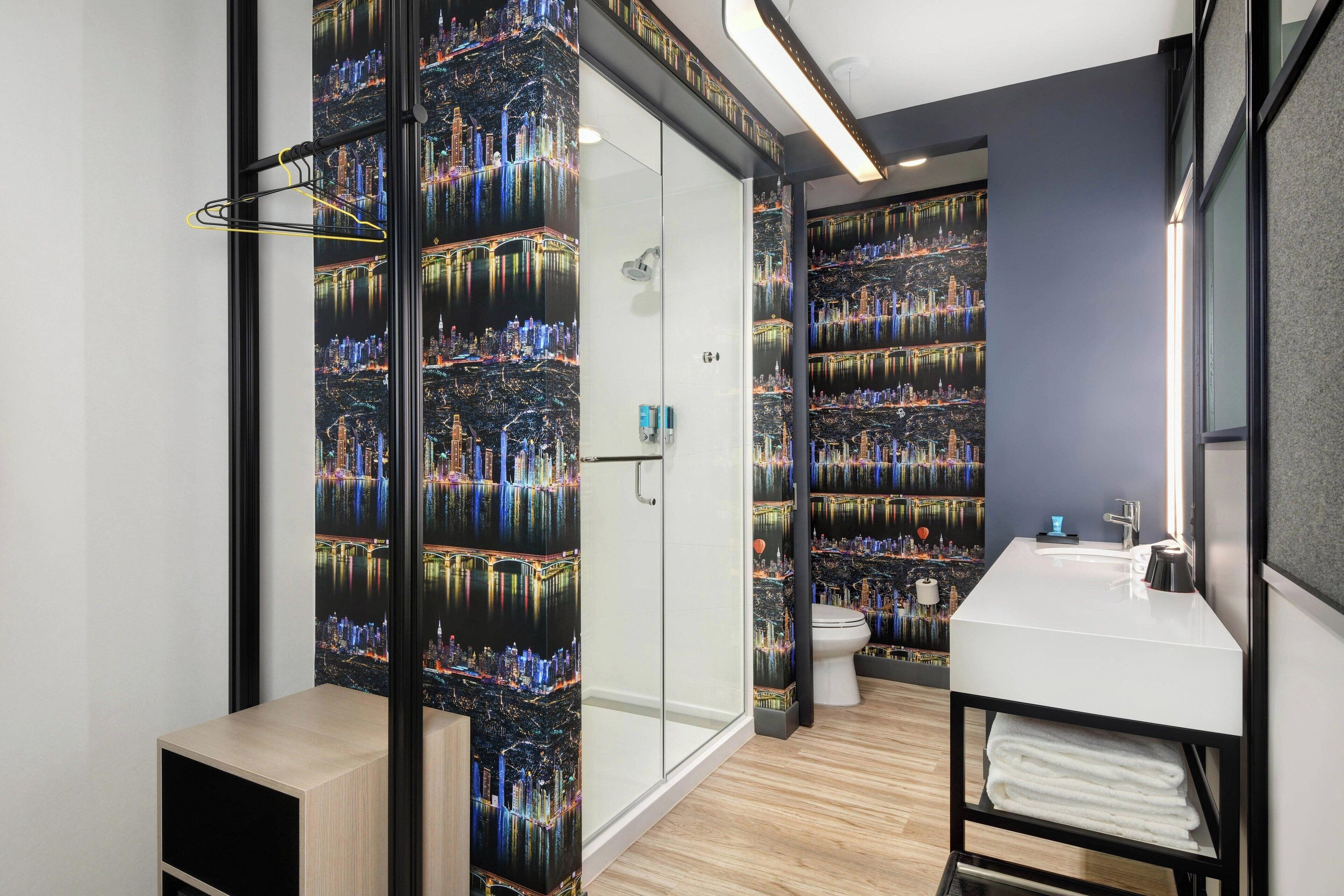 free toiletries, towels