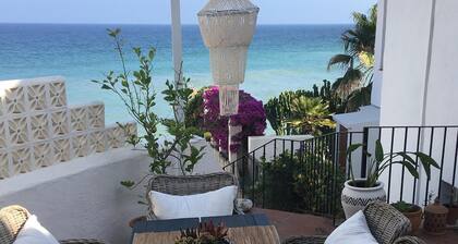 Beautiful Moorish House by the Sea for Rent!