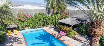 Quiet Picturesqe Banana plantation, Heated pool, walking distance to shops&rest