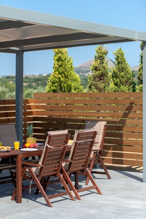 Outdoor dining - Kefalonia Stone Villas - Villa Petros Kefalonica (Trapezaki, Kefalonia)