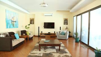 Coin salon dans le hall