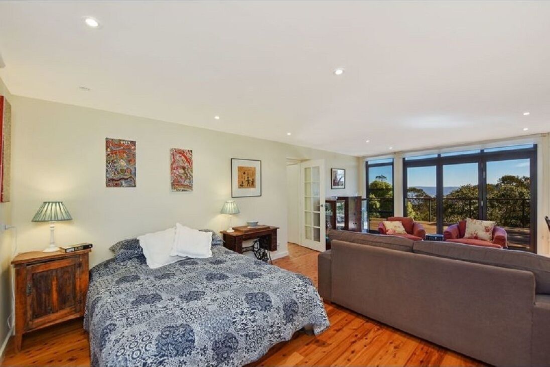 4 bedrooms, desk, iron/ironing board, WiFi