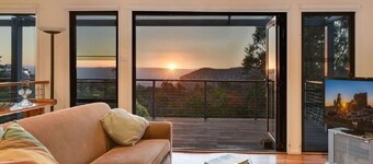 Narrow Neck Views - Spacious Mountains Home with Stunning Views!