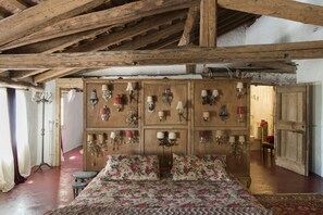 2 bedrooms, free WiFi, bed sheets - Charming Suites near Venice (Mirano)