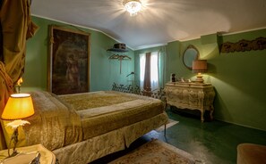 2 bedrooms, free WiFi, bed sheets - Charming Suites near Venice (Mirano)