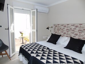 Tweepersoonskamer | Luxe beddengoed, bedden met traagschuimmatrassen, geluiddichte muren