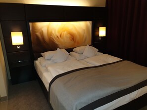 1 chambre, fer et planche à repasser, accès à Internet, literie fournie