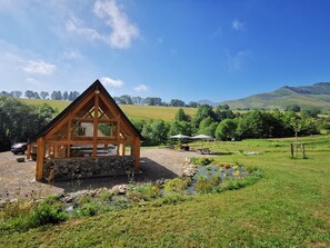 Property grounds - Bergerie des 3 Sources in an exceptional environment the Sarrat de bon  (Campan)