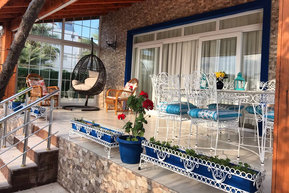 Luxury Suite, 3 Bedrooms, Sea View | Living area | LCD TV